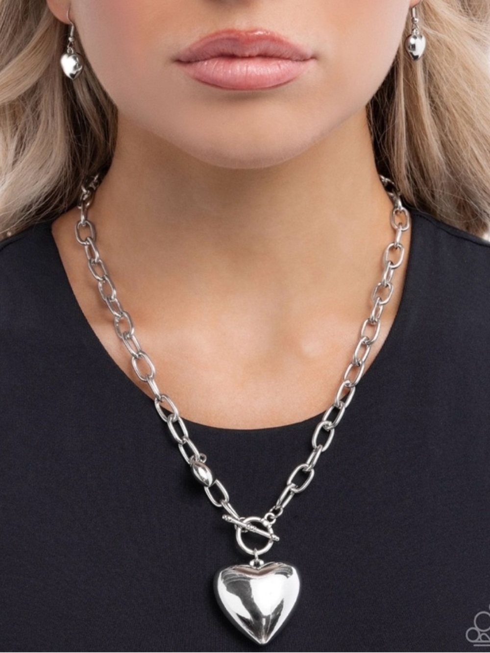 NWT Paparazzi Silver Heart Toggle Chain Necklace